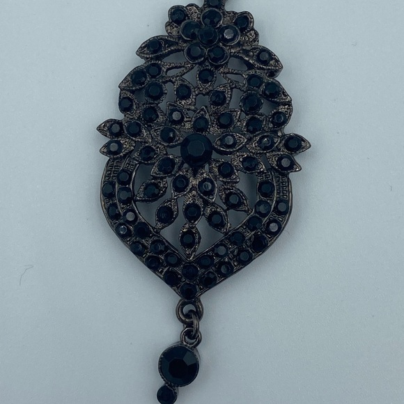 Black Jewel Necklace Piece - Picture 2 of 3